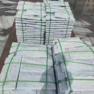 太原 芝麻白蘑菇石装车出货