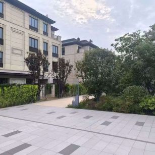 太原 芝麻白与芝麻白搭配铺装，尺寸1200*600