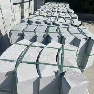 太原 芝麻灰弧形路沿石