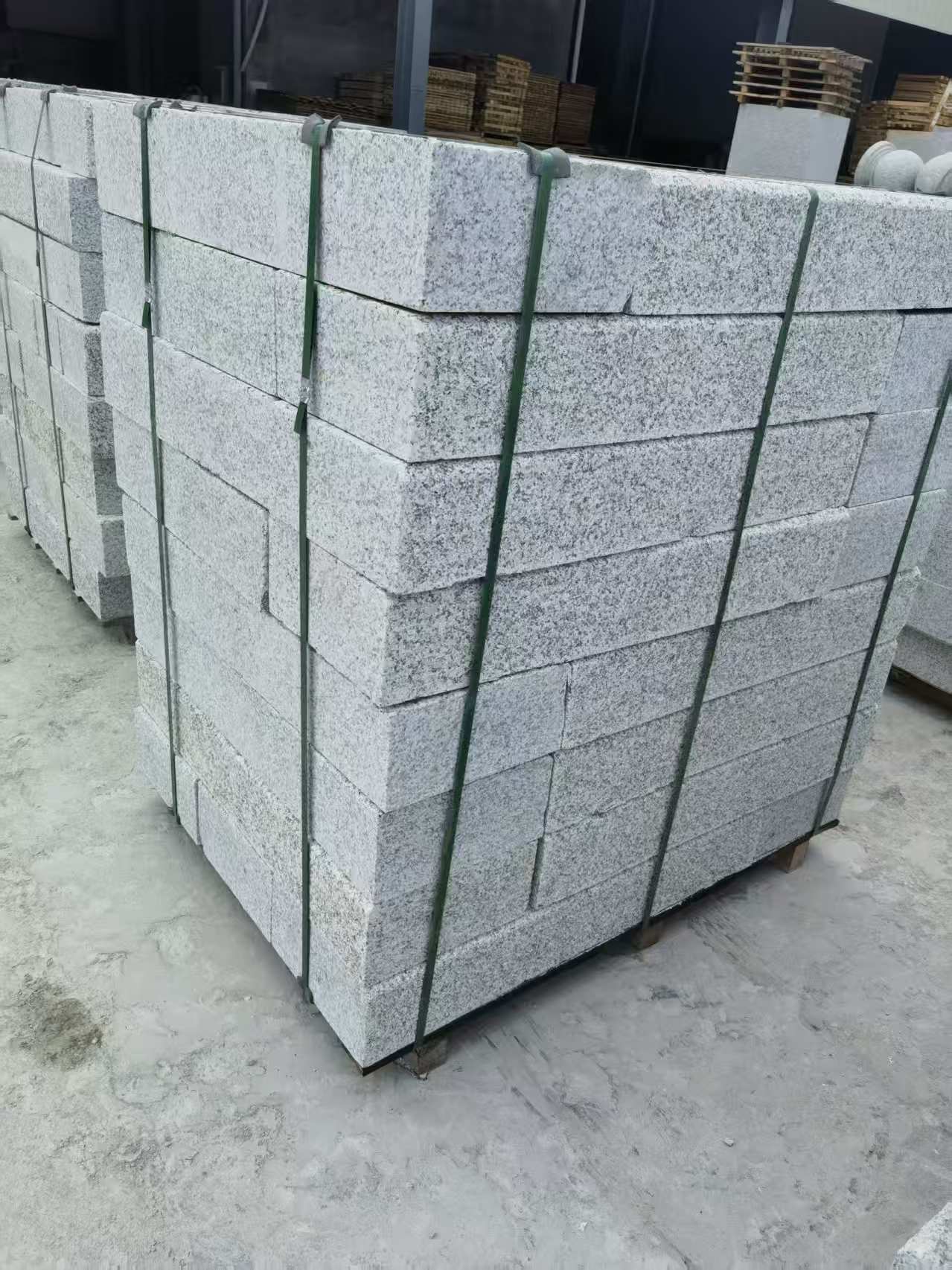 太原 芙蓉白火烧两面路沿石