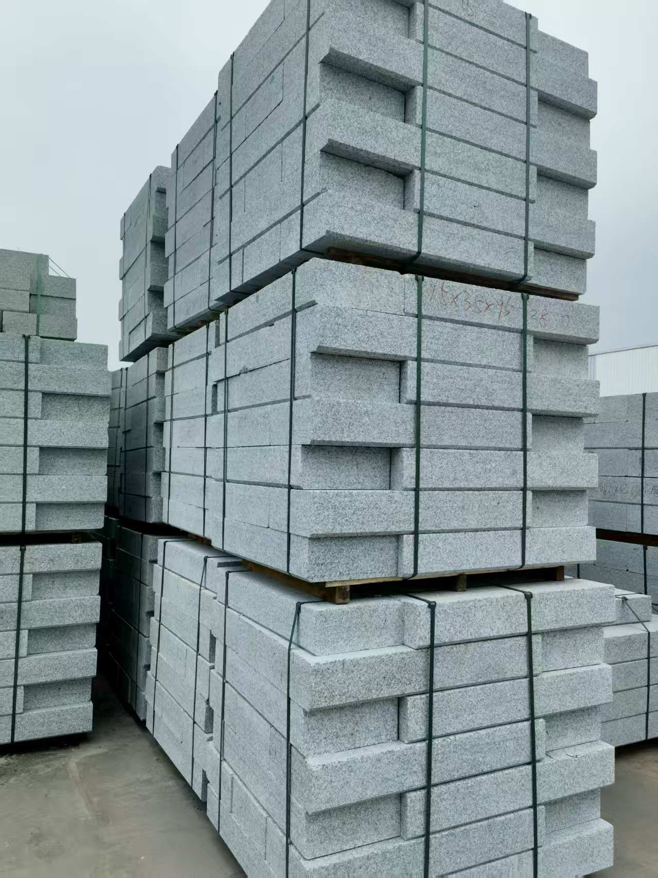 太原 路沿石，板板正正的路沿石