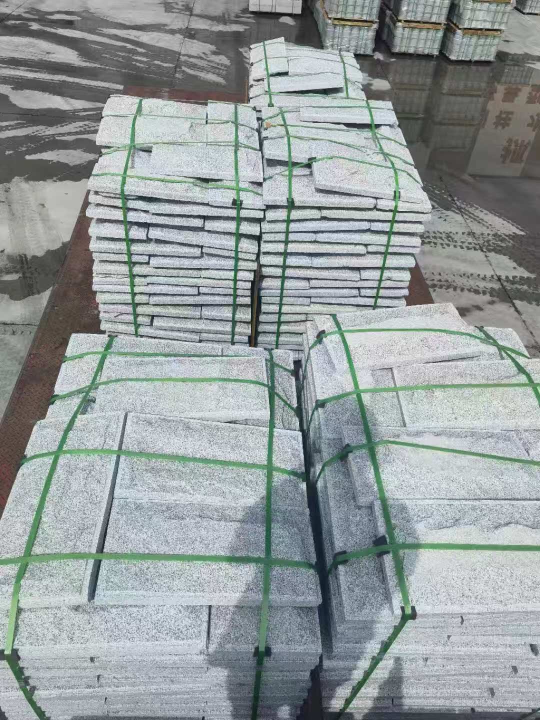 太原 芝麻白蘑菇石装车出货