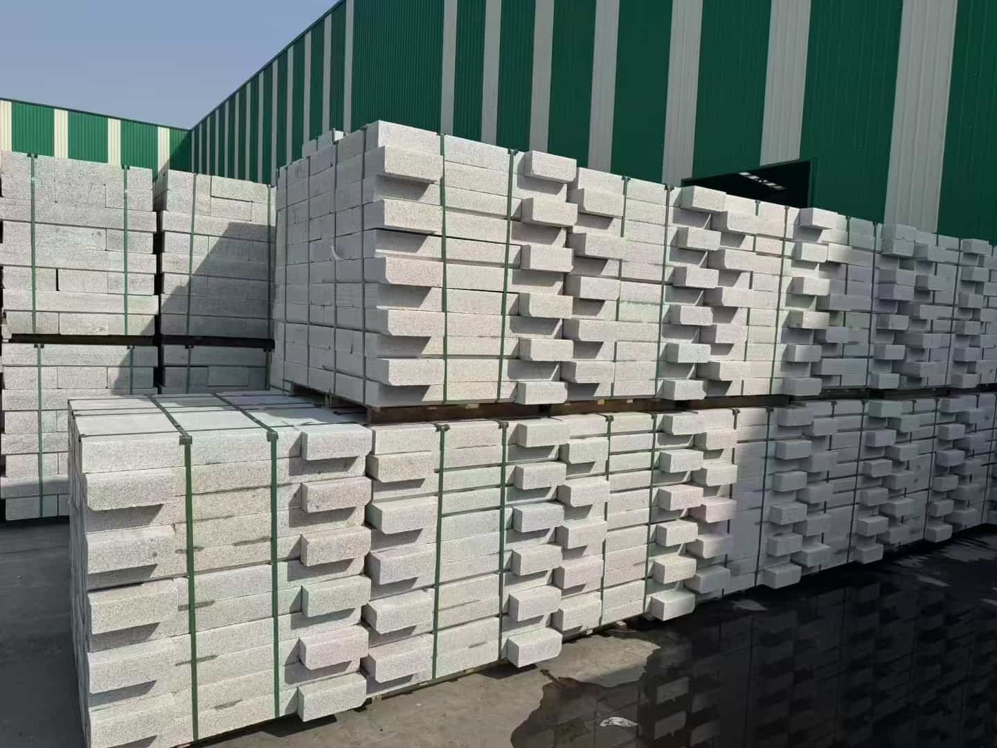 太原芝麻白路沿石