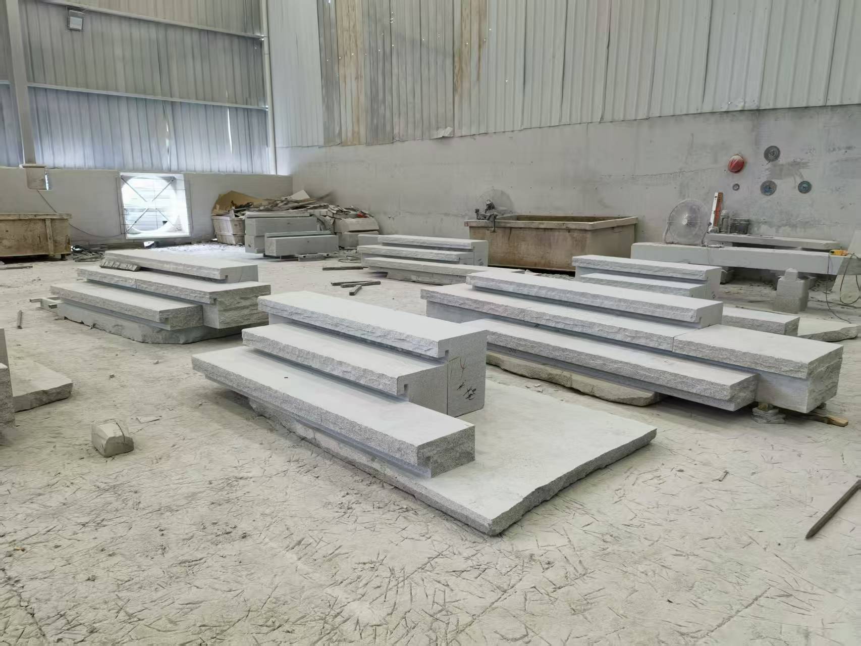 太原 整石台阶（大面火烧+侧面自然面），出货前厂内拼装