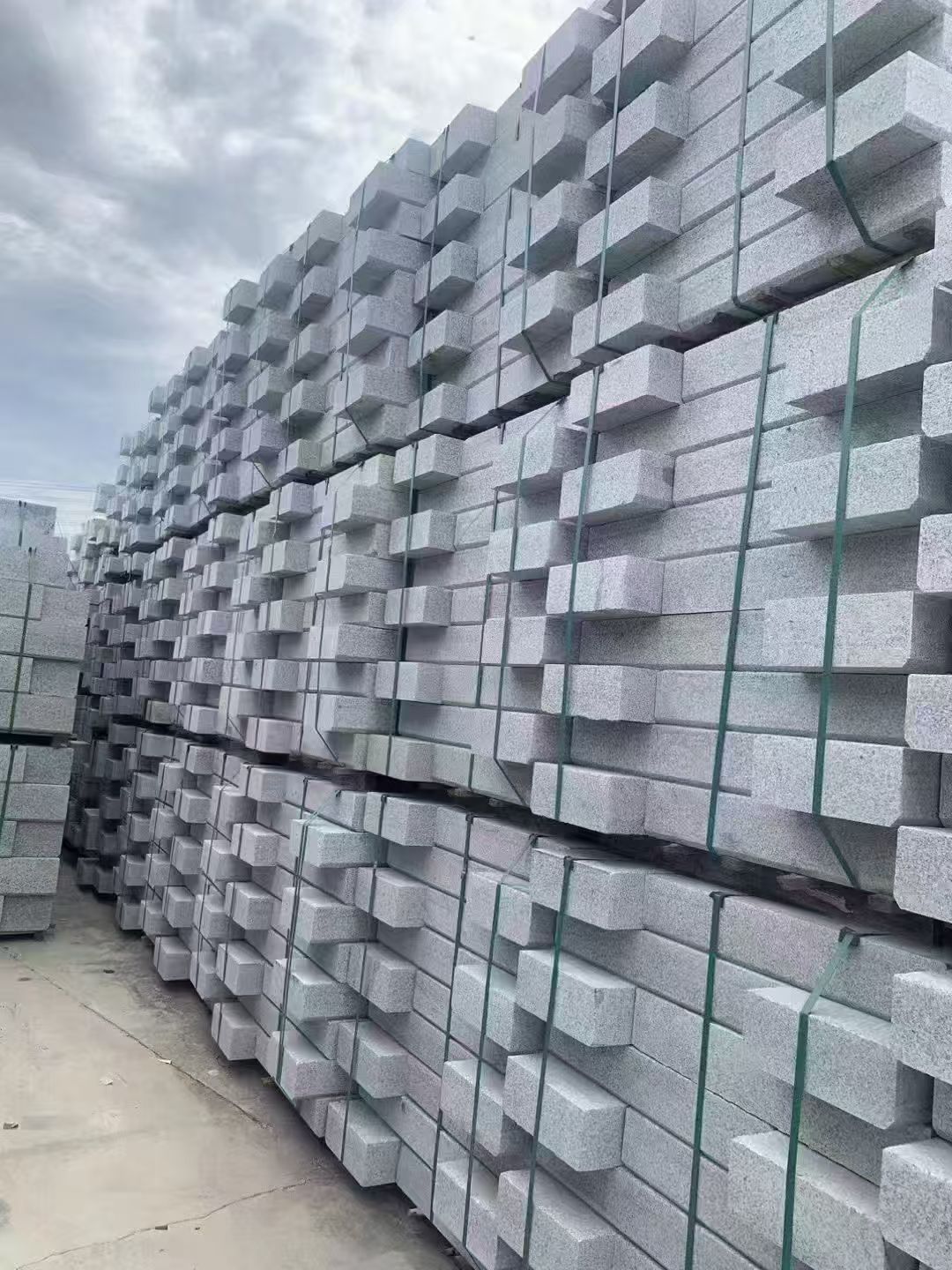 太原 芝麻灰侧石