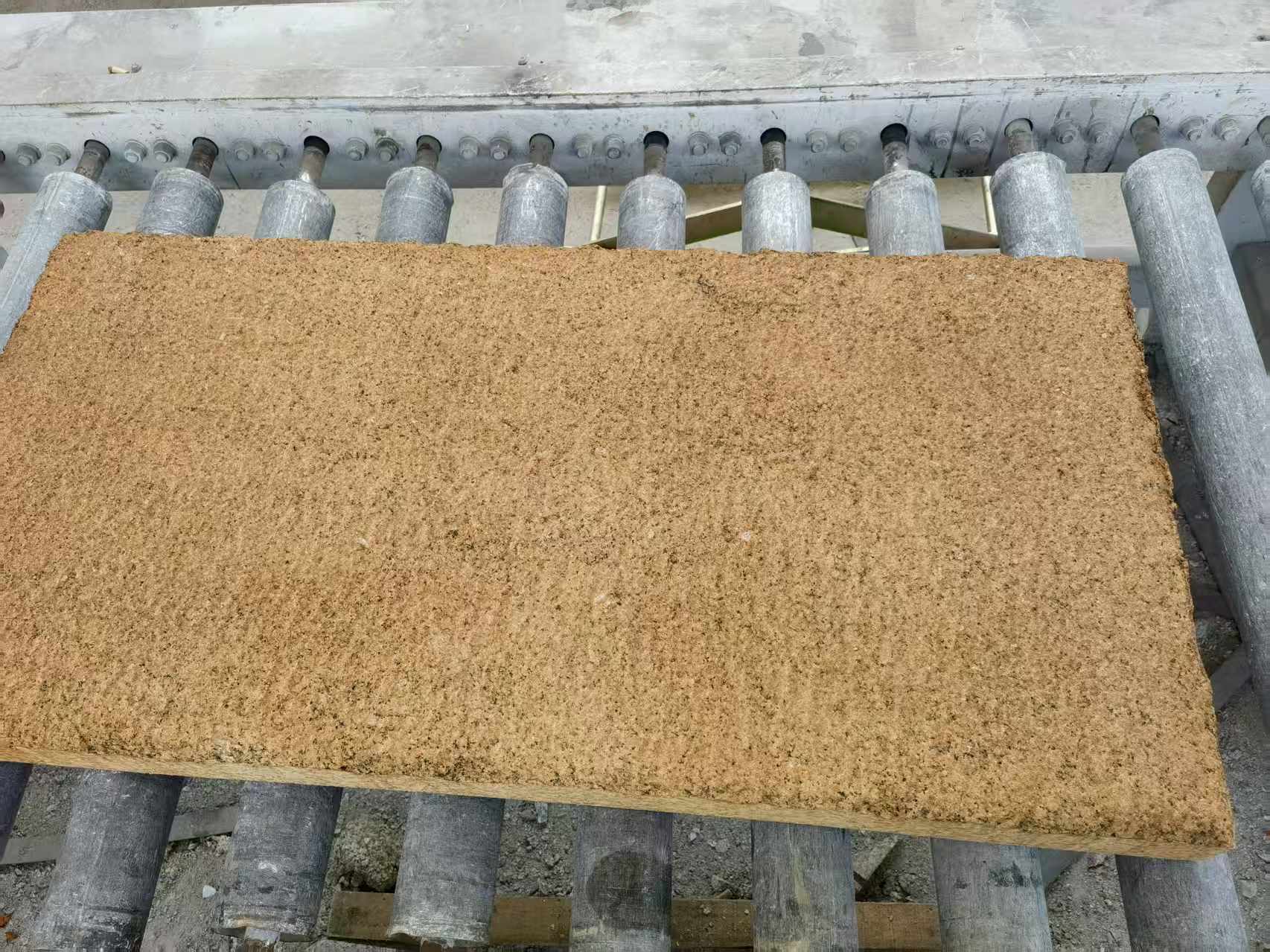 太原 菠萝面老石板，做旧仿古石，流水线生产加工